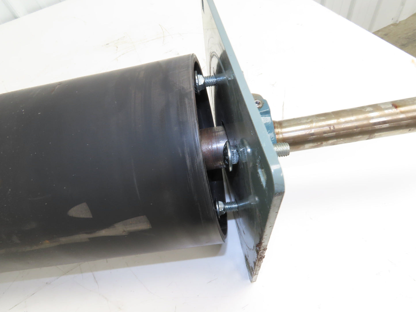 Hytrol 8"x 26.5" Center Drive Pulley for 30" Conveyor 1-11/16" x 1.5" Ext Shaft