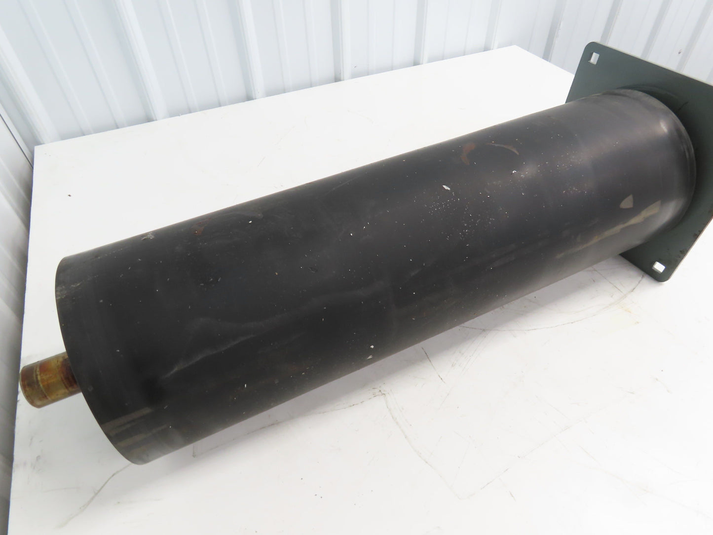 Hytrol 8"x 26.5" Center Drive Pulley for 30" Conveyor 1-11/16" x 1.5" Ext Shaft