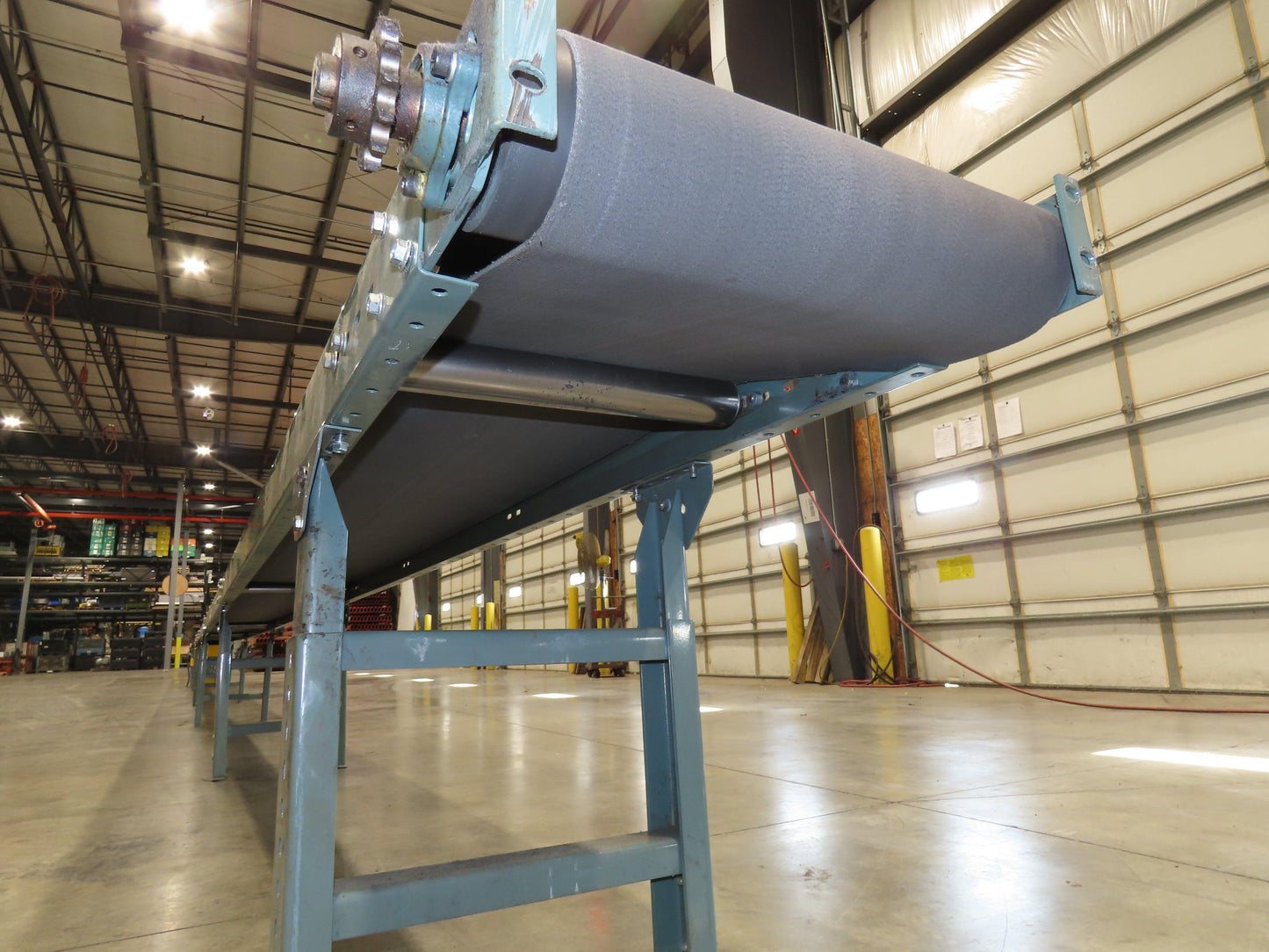 Hytrol 18"x 110' 4" Slider Bed Conveyor 16" Belt 2Hp 230/460V Center Drive 52fpm