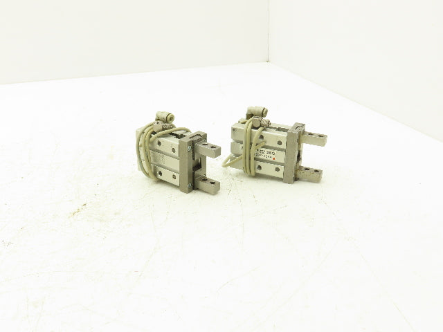 SMC MHZ2-20D2 Pneumatic Parallel Air Gripper 20mm Bore Double Acting Lot of 2
