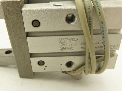 SMC MHZ2-20D2 Pneumatic Parallel Air Gripper 20mm Bore Double Acting Lot of 2