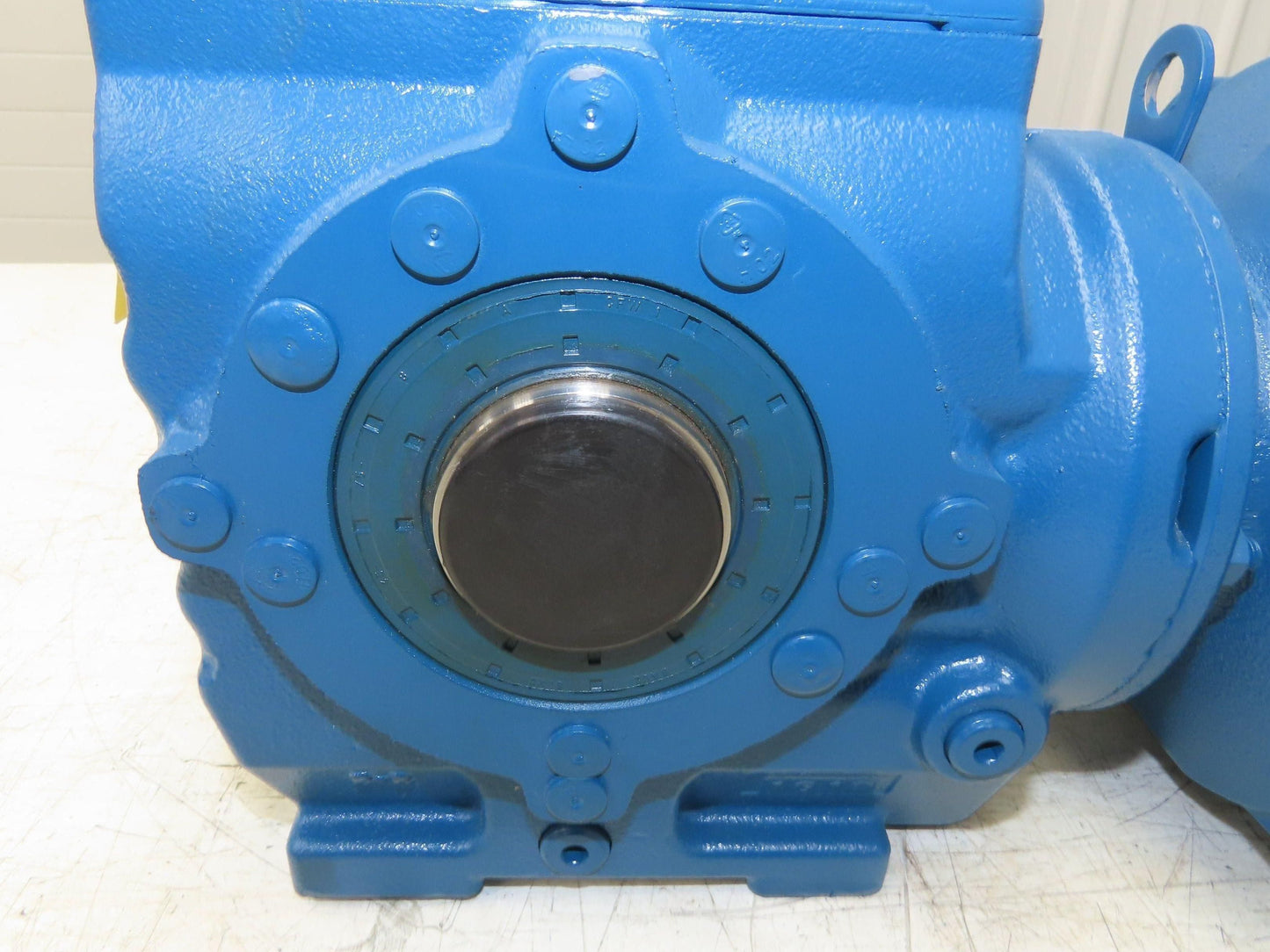 Sew Eurodrive SA47DRE90L6 Gearmotor 26rpm 44:1 1Hp 230/460V 3PH Hollow Shaft