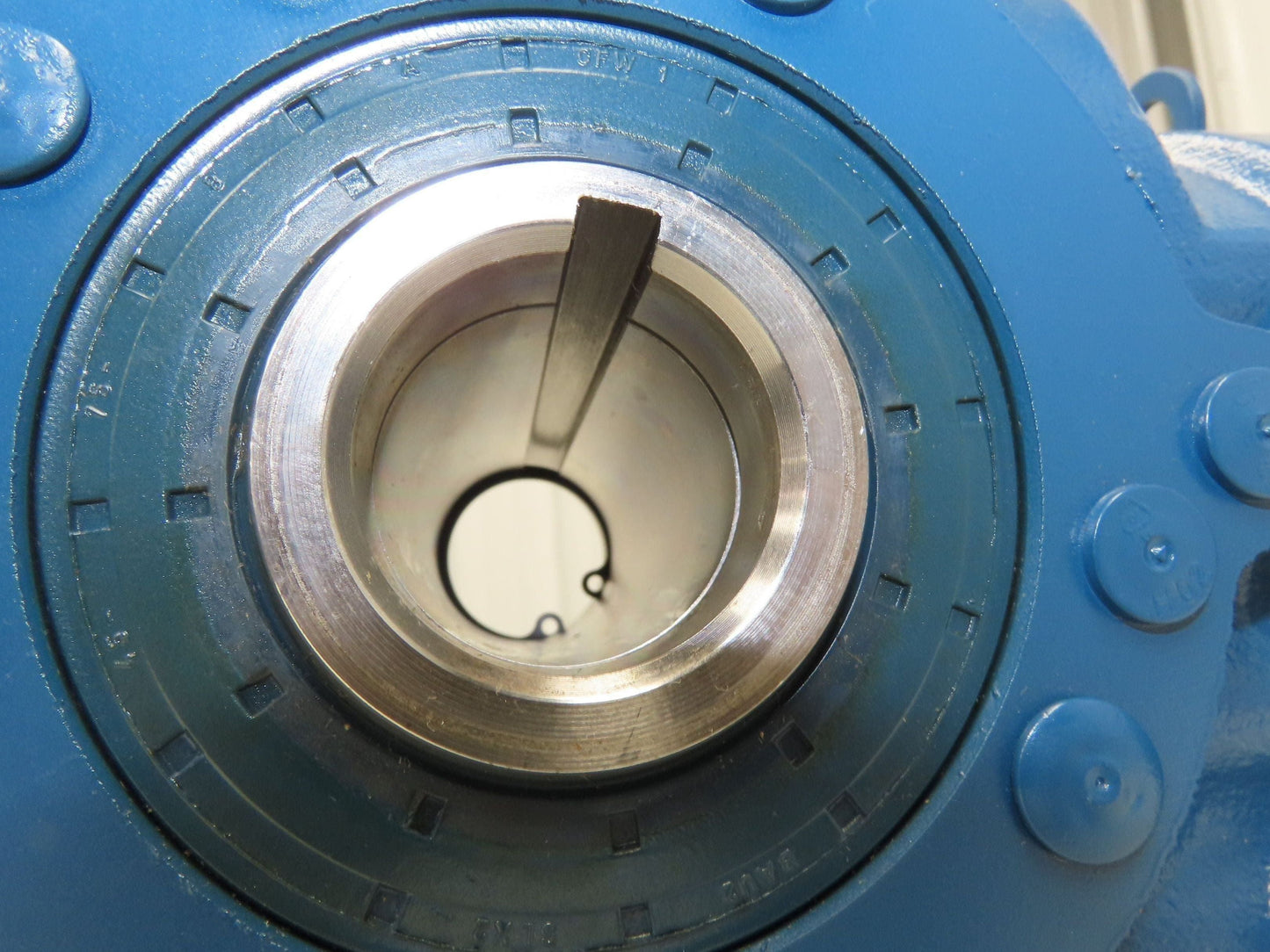 Sew Eurodrive SA47DRE90L6 Gearmotor 26rpm 44:1 1Hp 230/460V 3PH Hollow Shaft