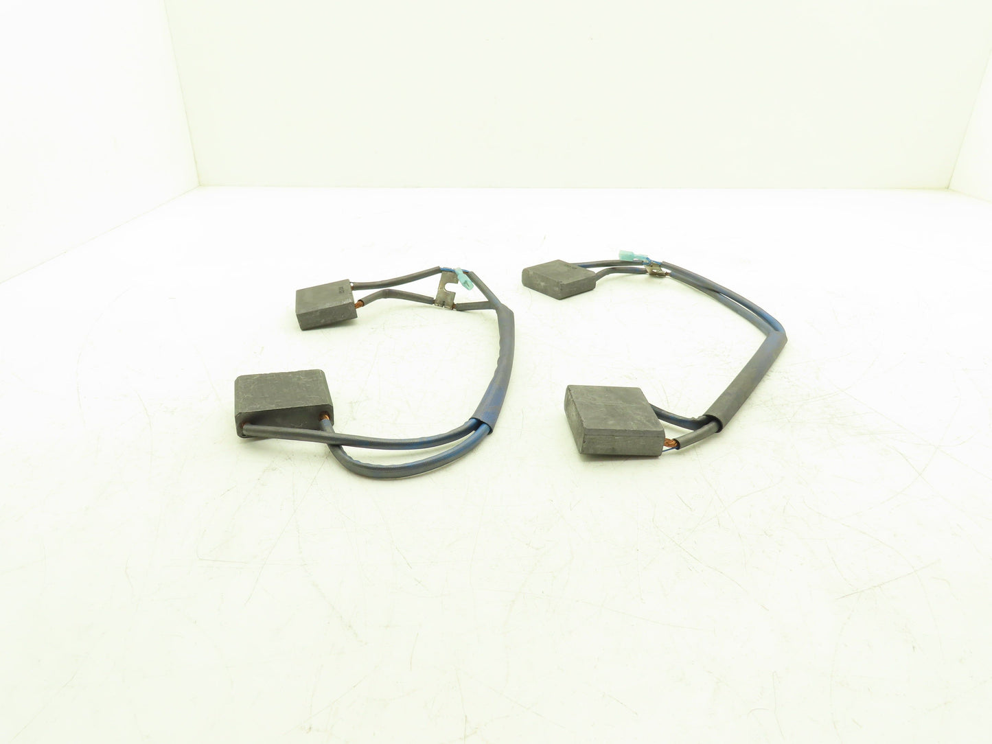 Yale 582004084 Forklift Motor Brush Kit 4-Brush 2 PC  11/16"x2-1/8"x1-3/4"