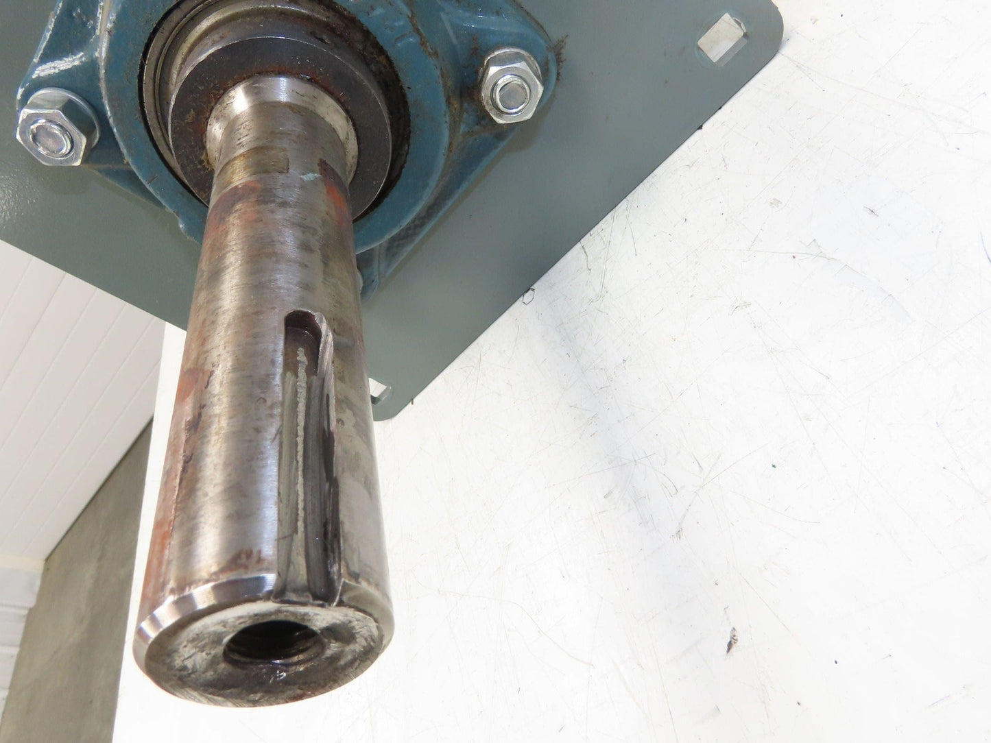 Hytrol 8"x 20.5" Center Drive Pulley 24" Conveyor 21"BF Motor Mount Ext Shaft 6"