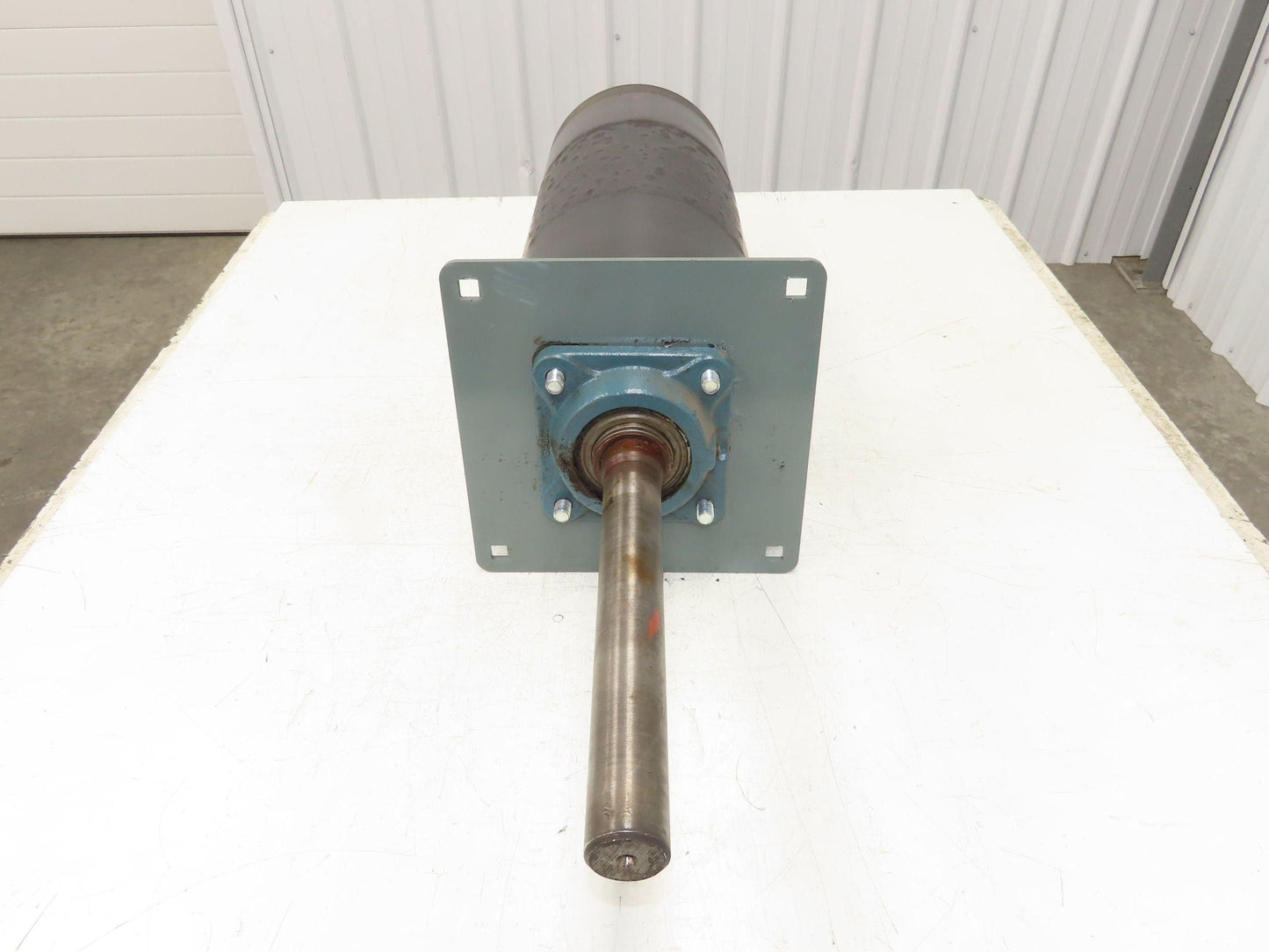 Hytrol 8"x 20.5" Center Drive Pulley 24" Conveyor 21BF Motor Mount Ext Shaft 10"