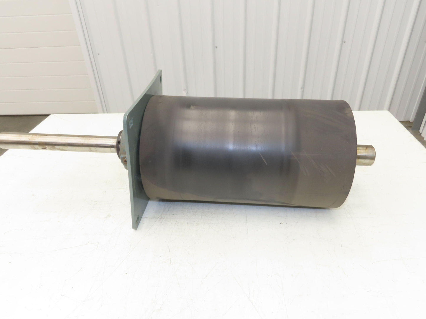 Hytrol 8"x 14.5" Center Drive Pulley 24" Conveyor 21BF Motor Mount Ext Shaft 10"