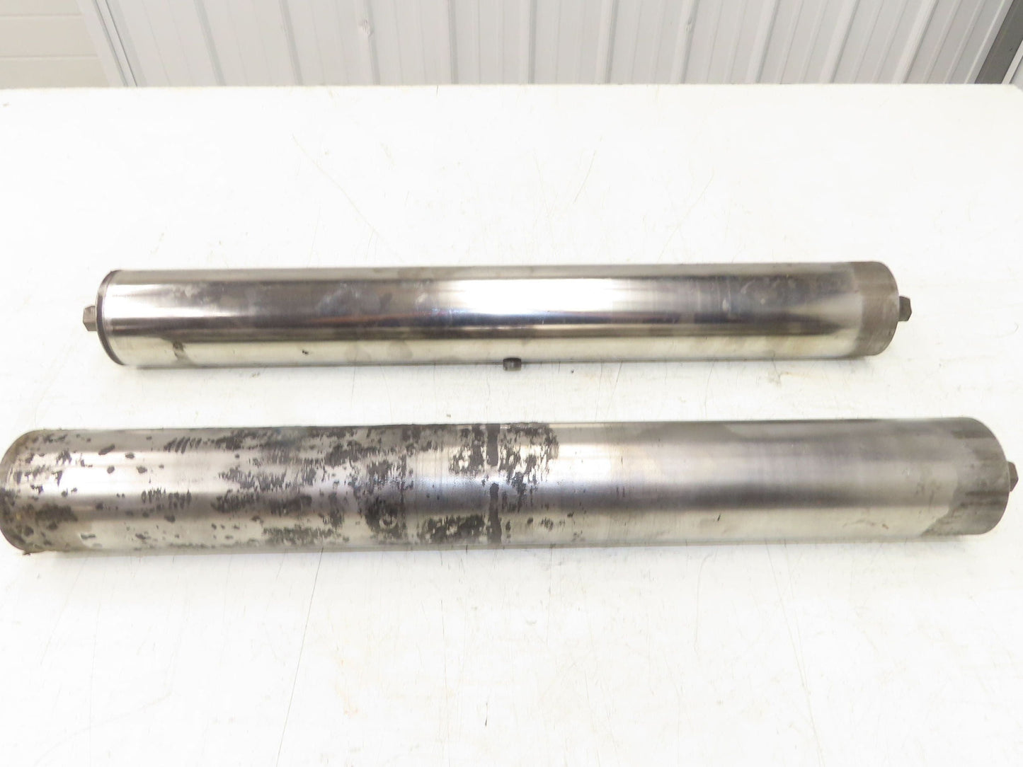 Hytrol 2-5/8" Snub Idler Roller 24" Hytrol Conveyor 21"BF 11/16" Hex Lot of 2