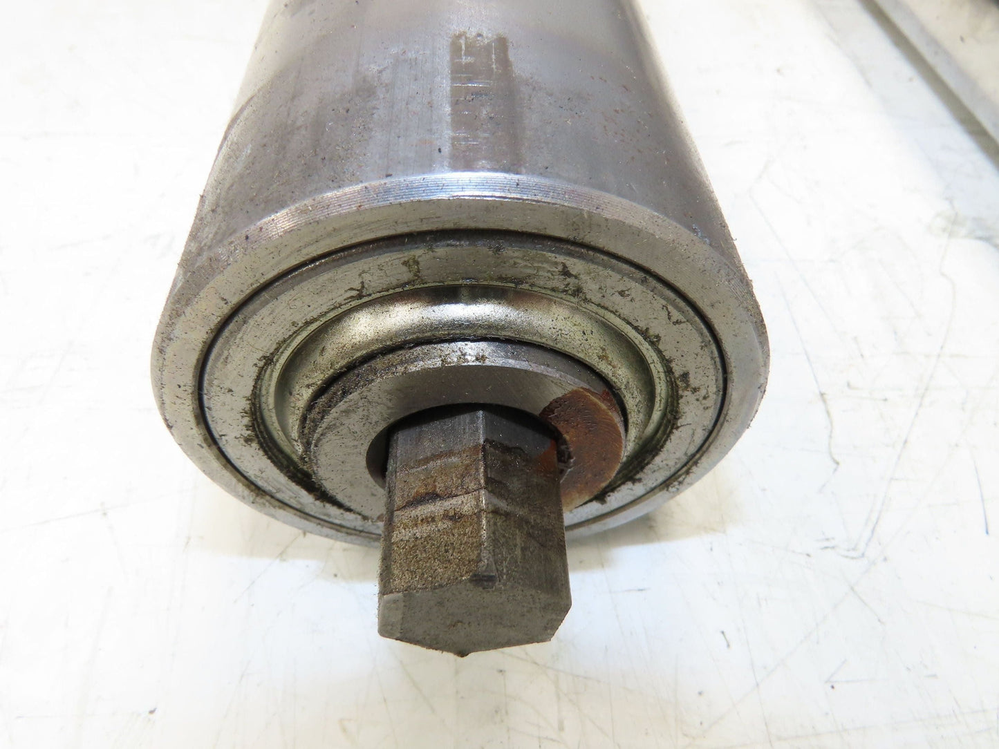 Hytrol 2-5/8" Snub Idler Roller 24" Hytrol Conveyor 21"BF 11/16" Hex Lot of 2