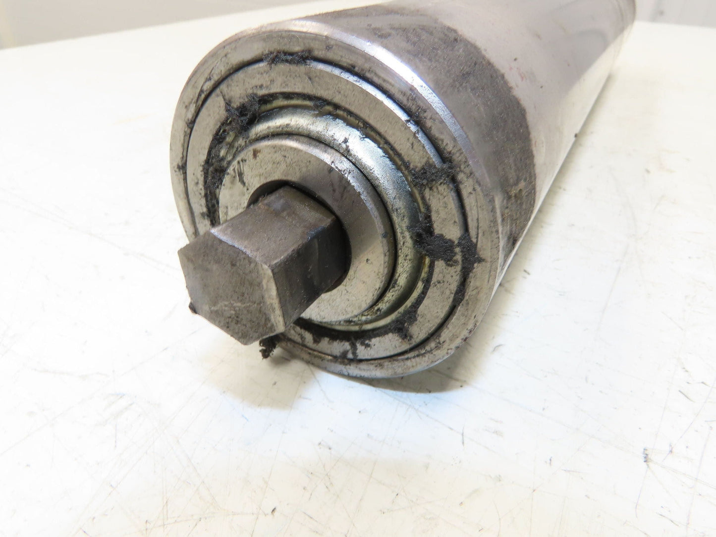 Hytrol 2-5/8" Snub Idler Roller 18" Hytrol Conveyor 15"BF 11/16" Hex Lot of 2