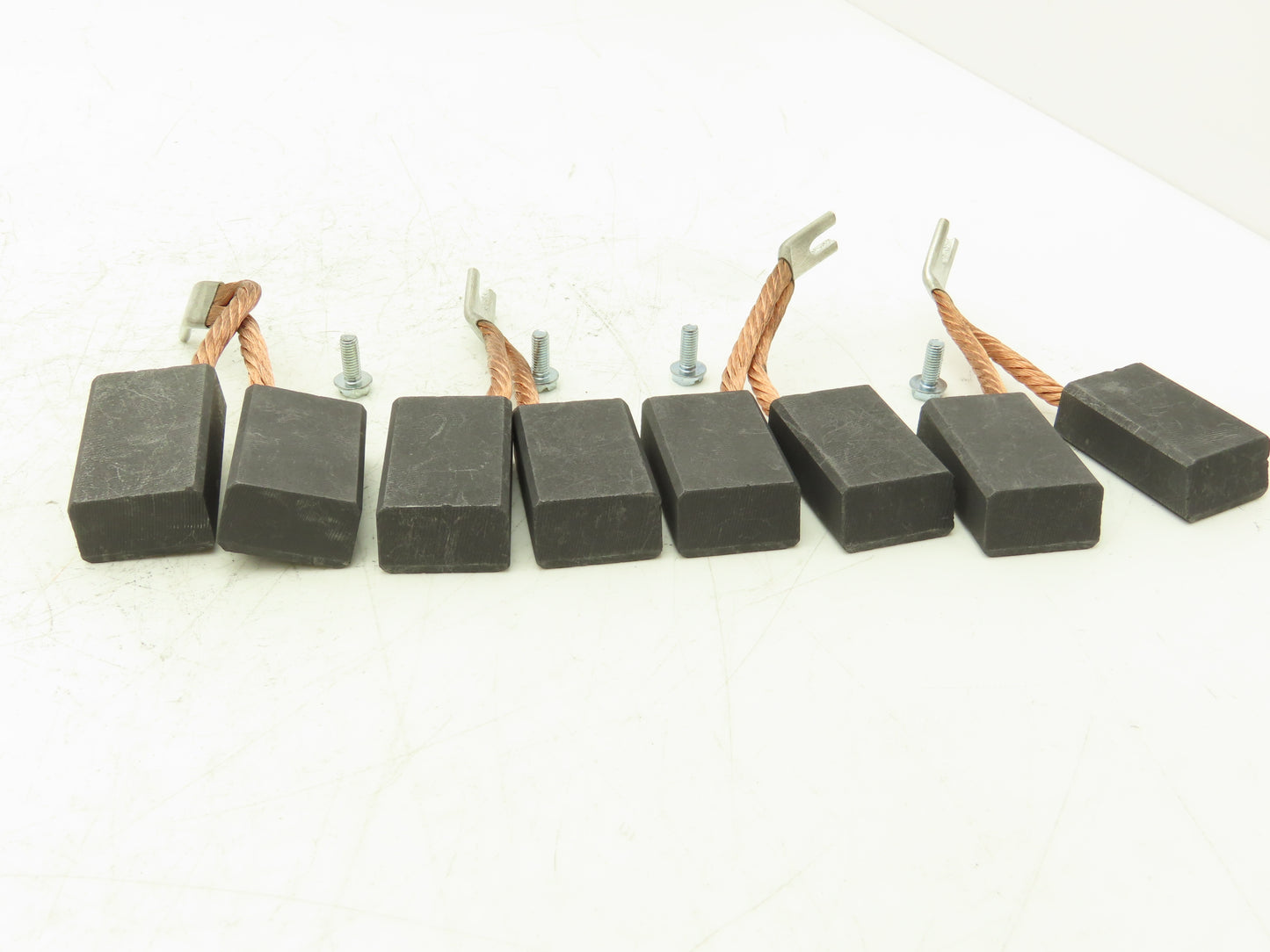 Yale 580010607 Carbon Motor Brush Set 5/8"x1-1/8"x1-5/8"