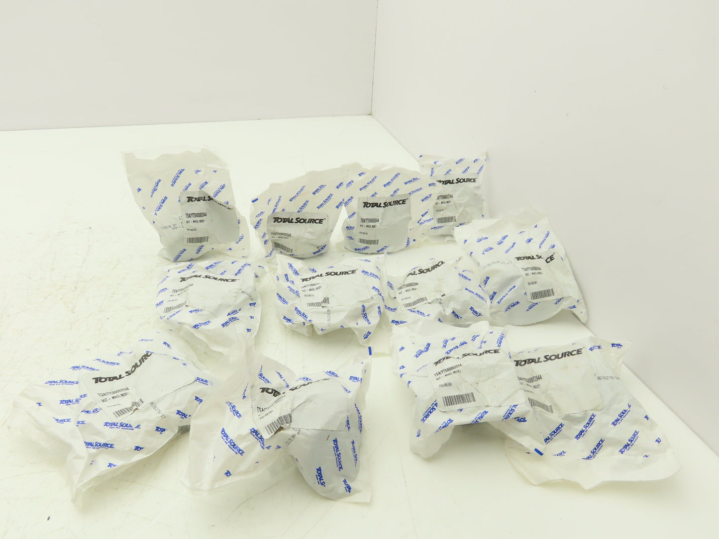 Yale 580063944 Forklift Wheel Nut M20x1 Captive Washer Lot of 12