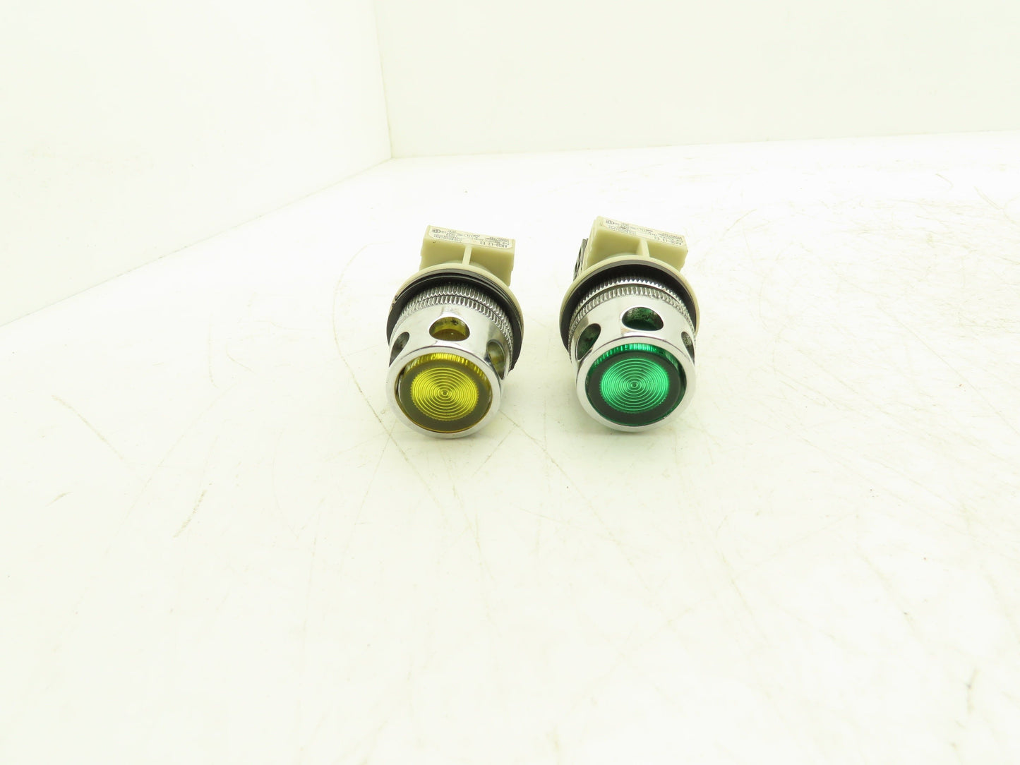 Fuji Electric Pushbutton Selector Pilot Light Alarm Buzzer Mixed Lot of 15