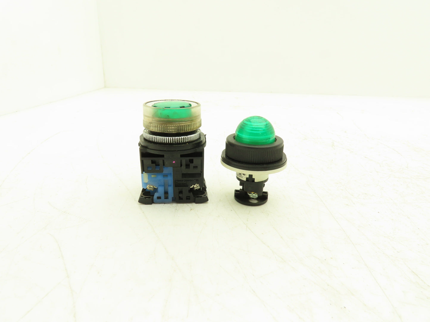 Fuji Electric AR30G4L DR30D0L Pushbutton Pilot light Mixed Lot of 10