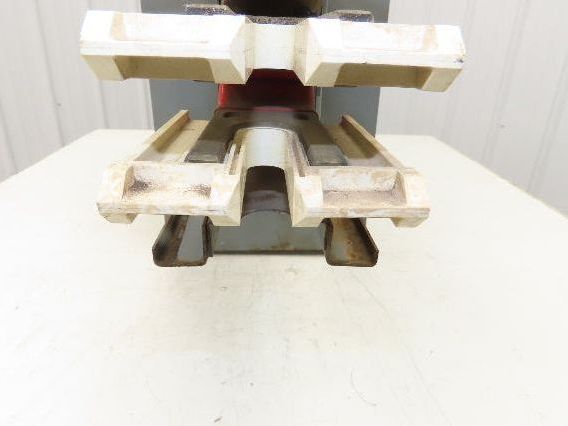 Westinghouse 56-E-6738 Pow-R-Way Busway 600A 277/480V 3P 4W Lug End Tap Box