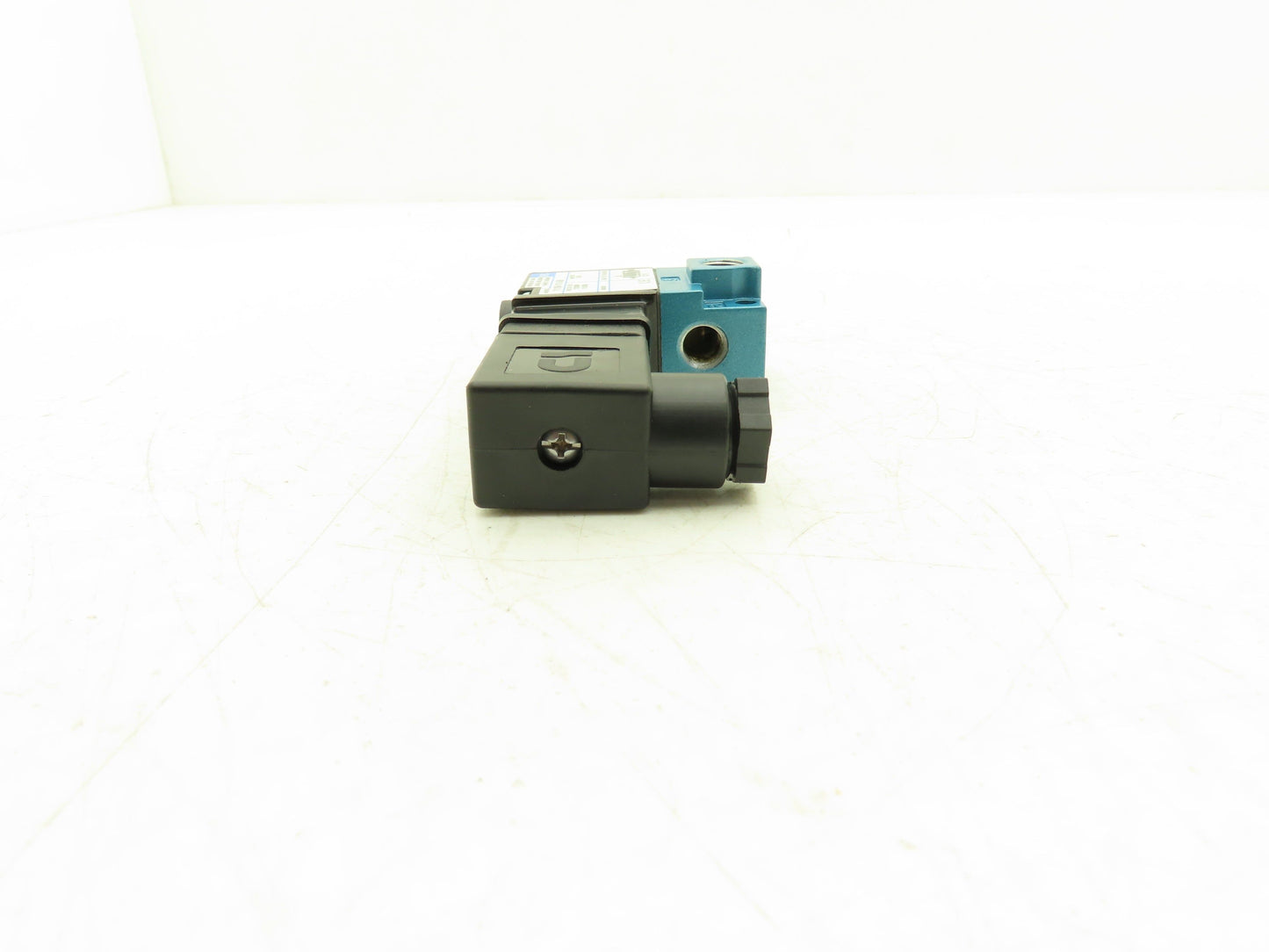 MAC 111B-111JB Pneumatic Valve 110/120V 50/60Hz 150 PSI
