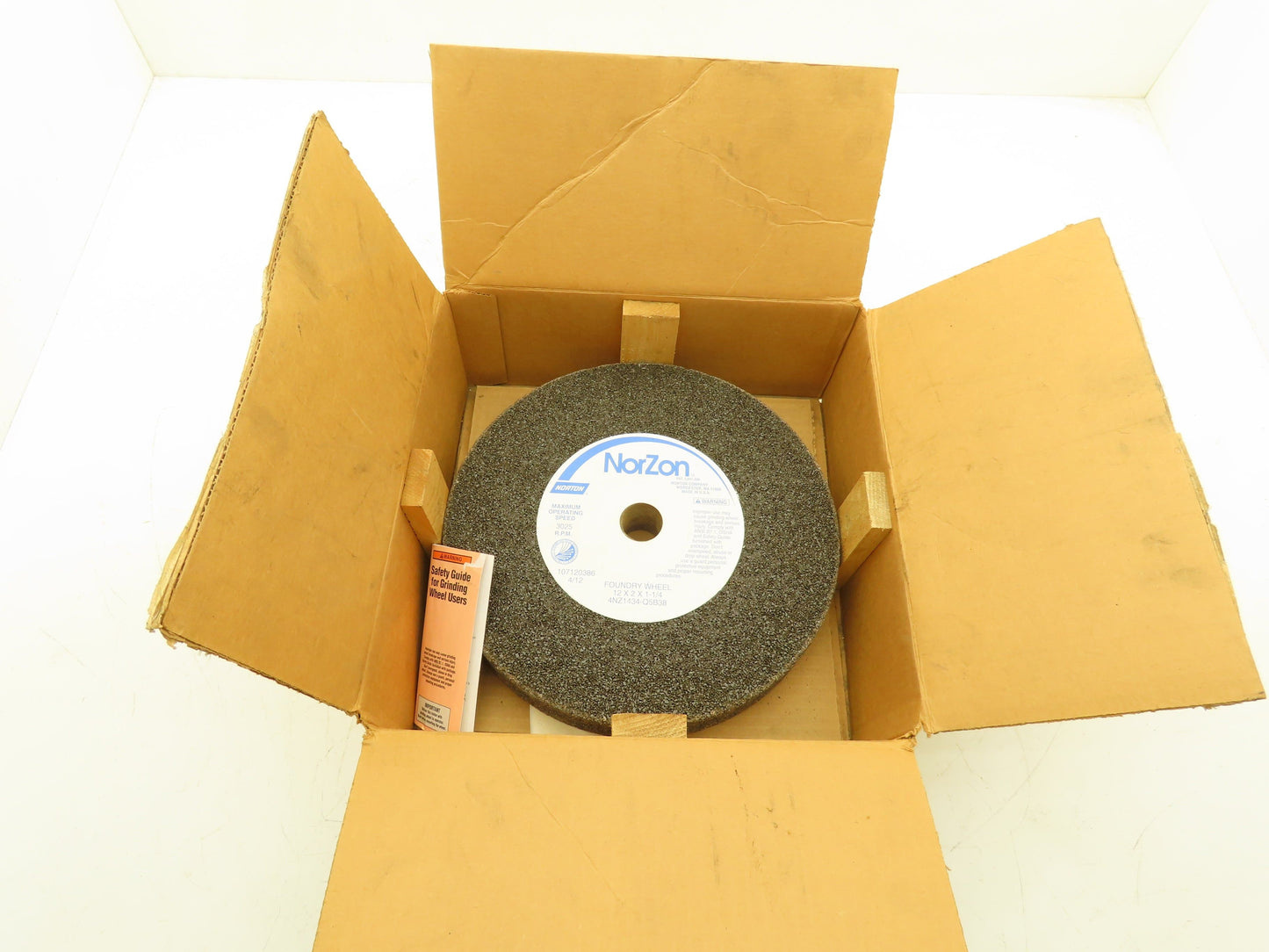 Norton  4NZ1434-Q5B38  NorZon Foundry Snagging Grinding Wheel 12"x2"x1-1/4"