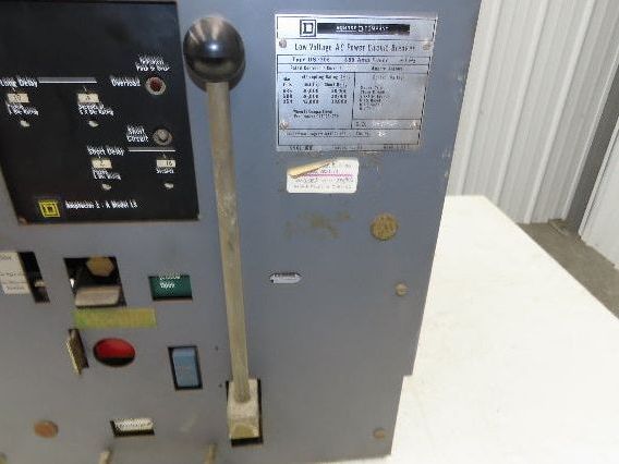 Square D DS 206 Air AC Circuit Breaker 600VAC 600A 3 Pole Amptector I-A