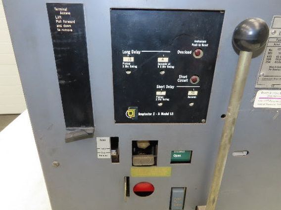 Square D DS 416 Air AC Circuit Breaker 600VAC 1600A 3 Pole Amptector I-A