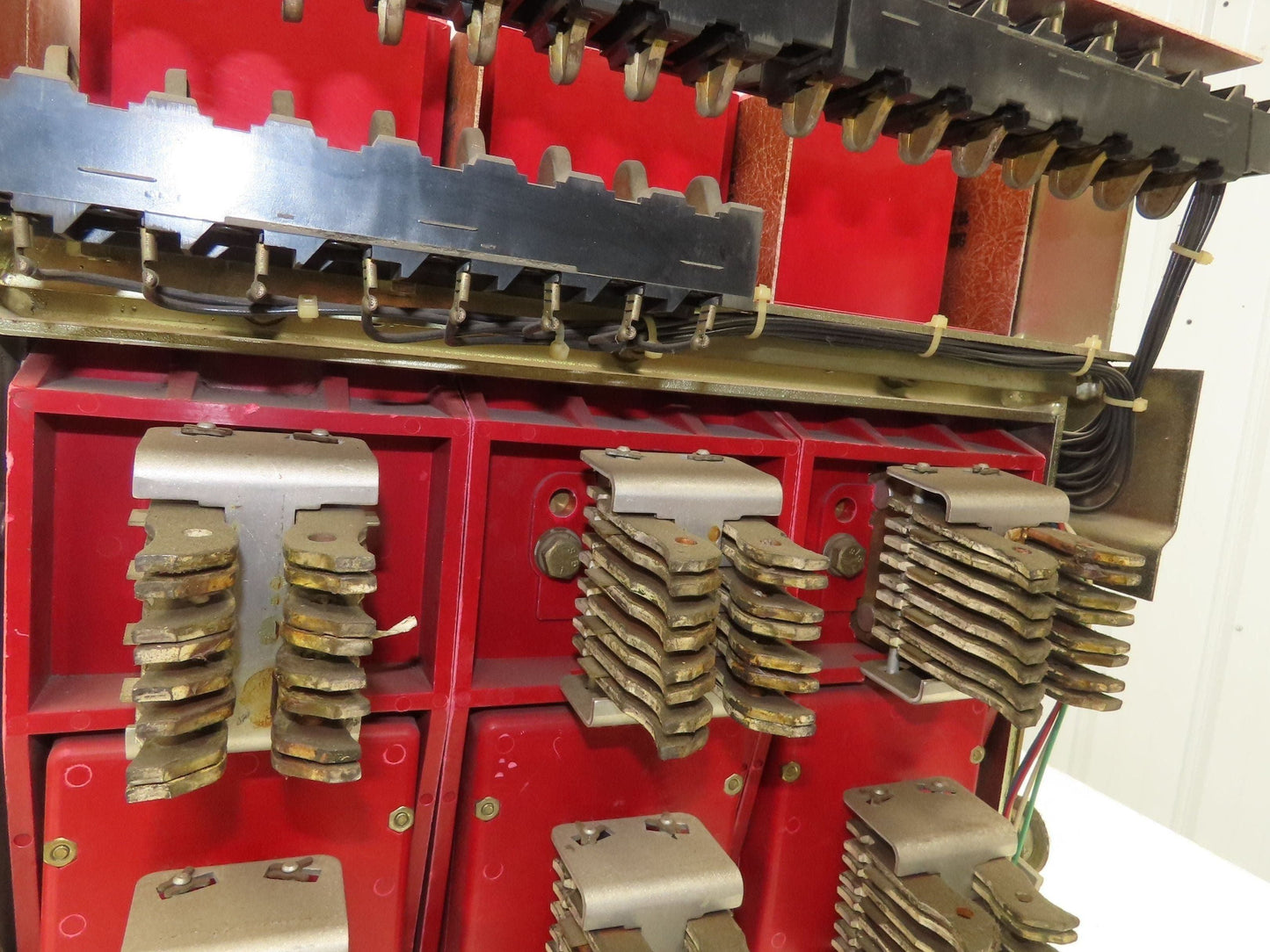 Square D DS 416 Air AC Circuit Breaker 600VAC 1600A 3 Pole Amptector I-A