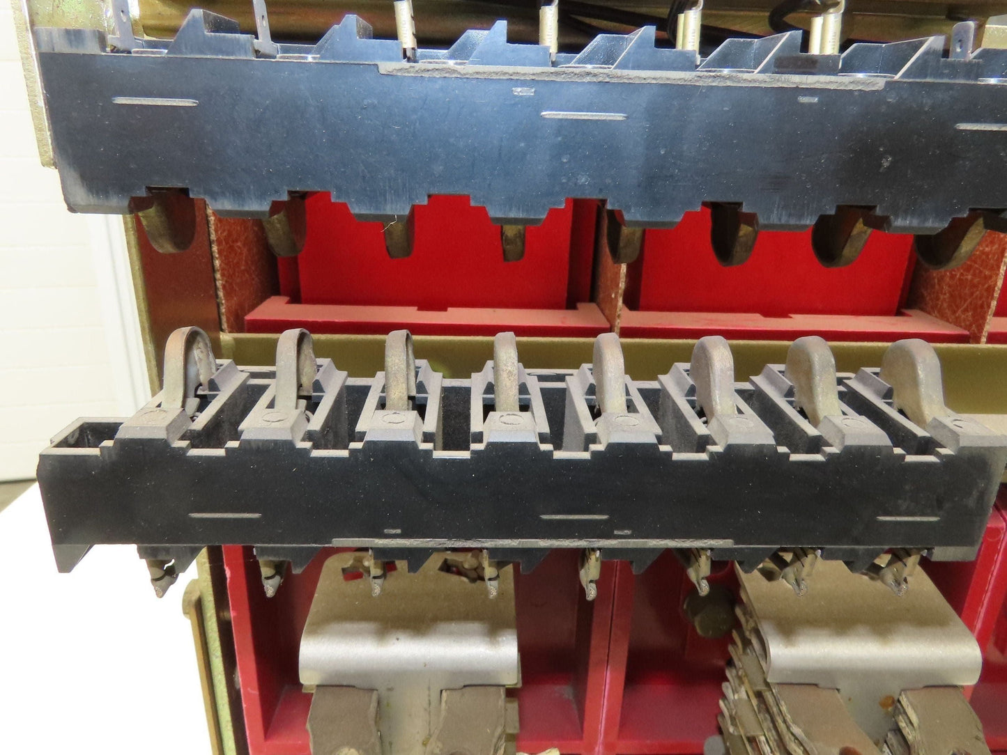 Square D DS 416 Air AC Circuit Breaker 600VAC 1600A 3 Pole Amptector I-A