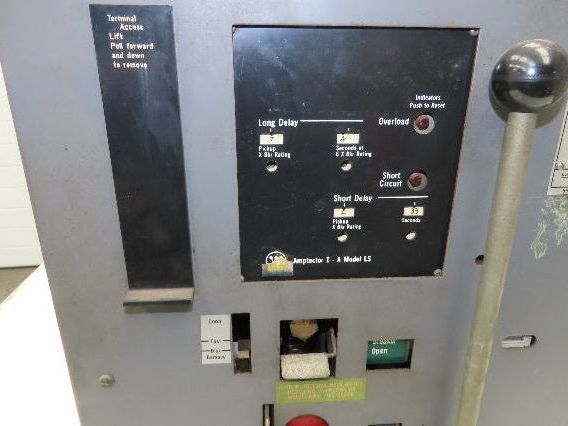 Square D DS 416 Air AC Circuit Breaker 600VAC 1600A 3 Pole Amptector I-A