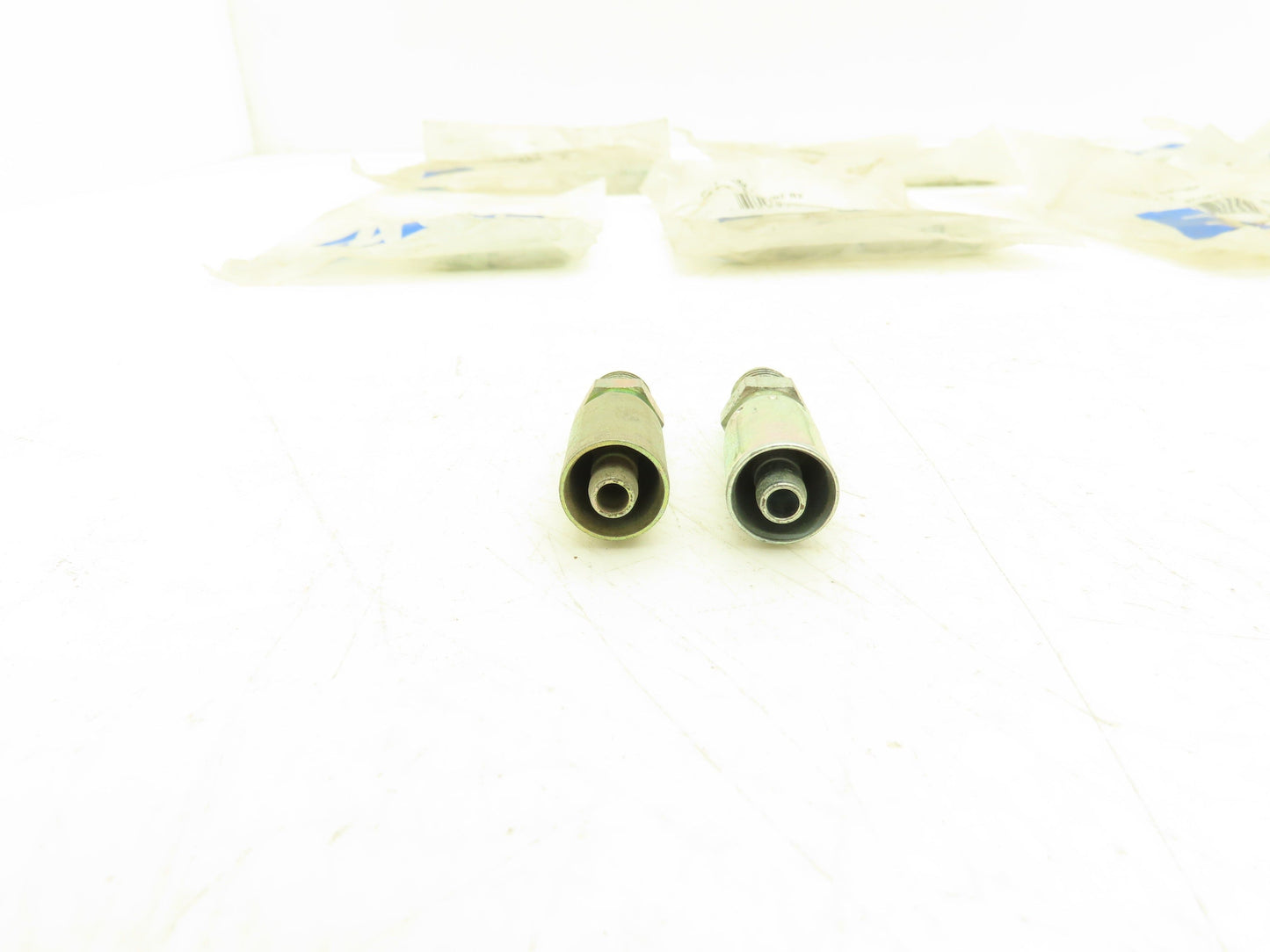 Eaton 04E-504 Fitting 1/4" Hose ID x 1/4" 37° Male Rigid Lot of 24