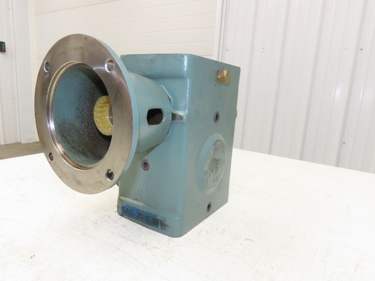 Hytrol 5AC 20-1 RH Conveyor Gearbox 20:1 Reducer 88rpm 2Hp 145TC Right Hand