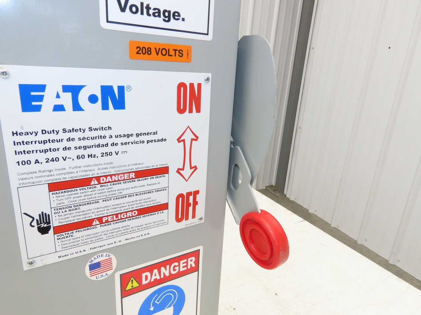 Eaton DH323FGK 100A Fusible Safety Switch 3-Pole 240V Nema 1