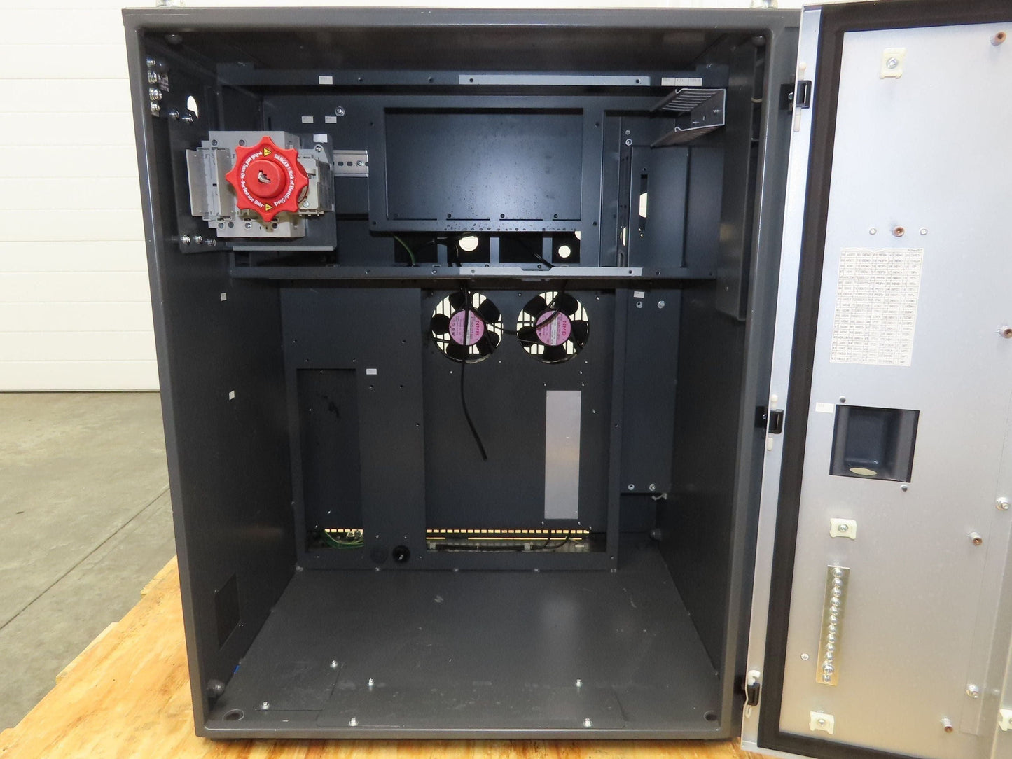 Motoman Weldcell Electrical Enclosure 28x24x20" Control Panel Disconnect