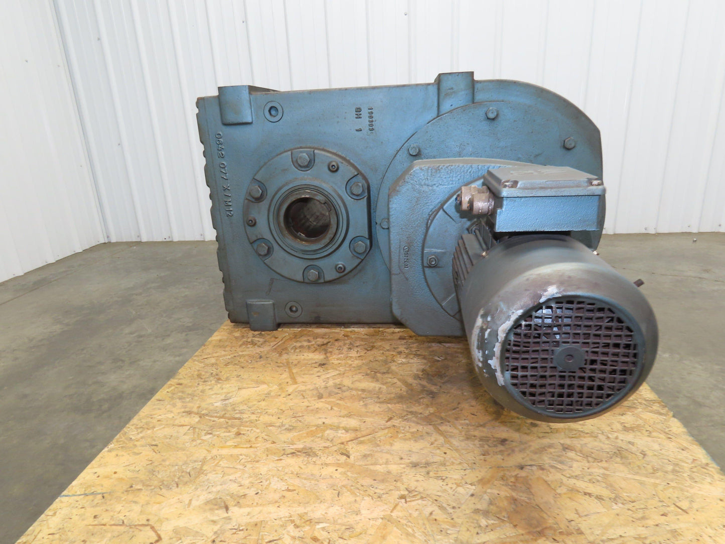 Sew Eurodrive FA157R97DT100L4BMG4HR Gear Motor 680:1 Reducer 2.6rpm 5Hp 460V 3PH