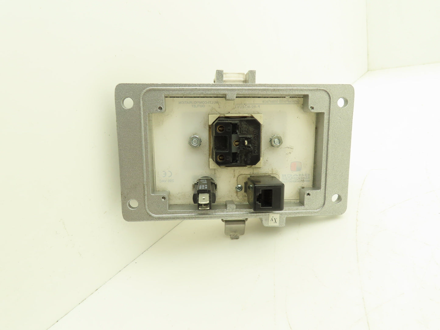 GracePort P-R2-M3RUV3 Multi-Configuration Outlet 250vAC 20A 1Ph Ethernet Breaker