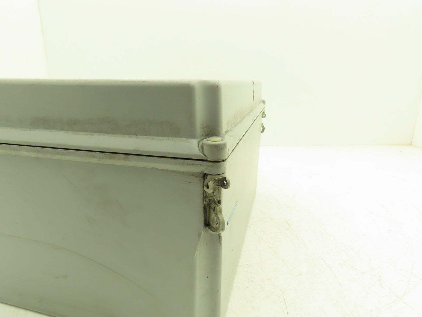 Hoffman A14128CHQRFGW Electrical Enclosure Junction Box 14x12x6" Disconnect