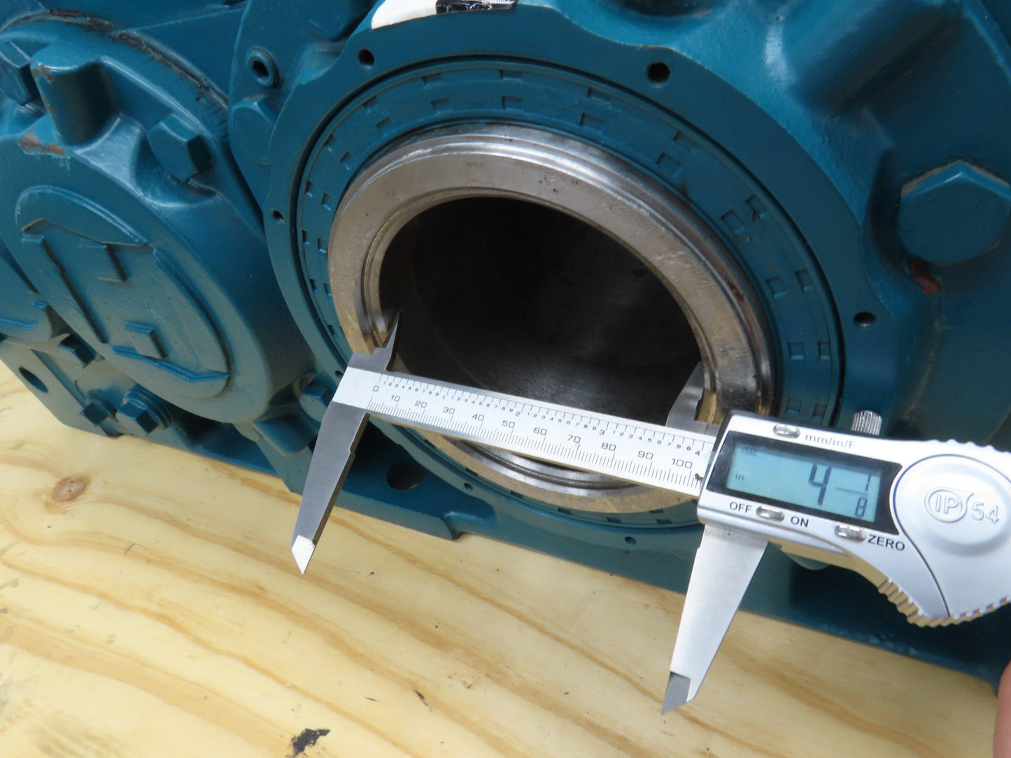 Hansen Transmission Gear Reducer 22.6:1 Gearbox 120Hp 77.3 RPM RLC33F-ANN-22.4