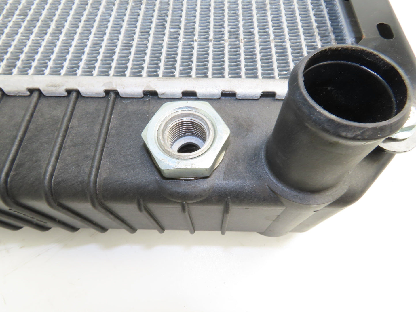 Modine 3089182 Square Wave Forklift Radiator Hyster 2060015 Yale 580039807