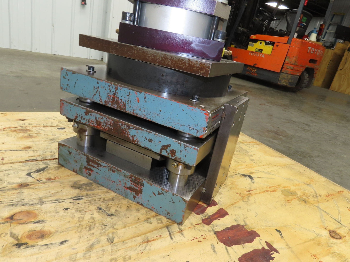 3 Ton Pneumatic Air Die Punch Press 4 Post