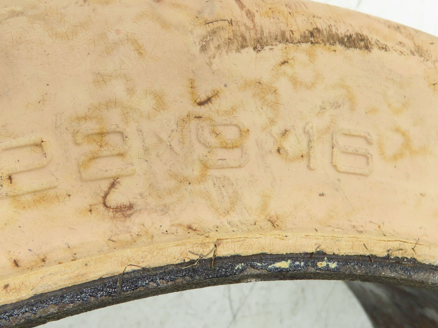 ITL GPX 22x9x16 Press-On Forklift Tire Solid Smooth Non-Marking White