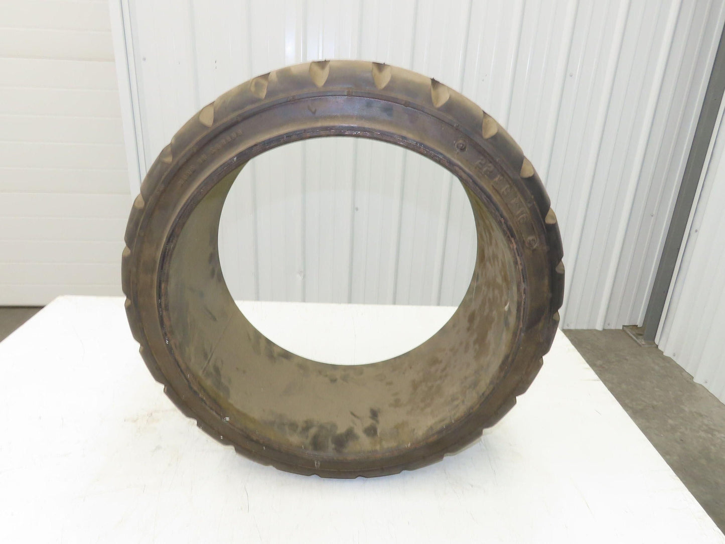 ITL 22x9x16 Press-On Forklift Tire Solid Cushion Traction Tread Black