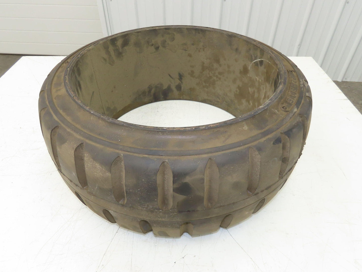 ITL 22x9x16 Press-On Forklift Tire Solid Cushion Traction Tread Black