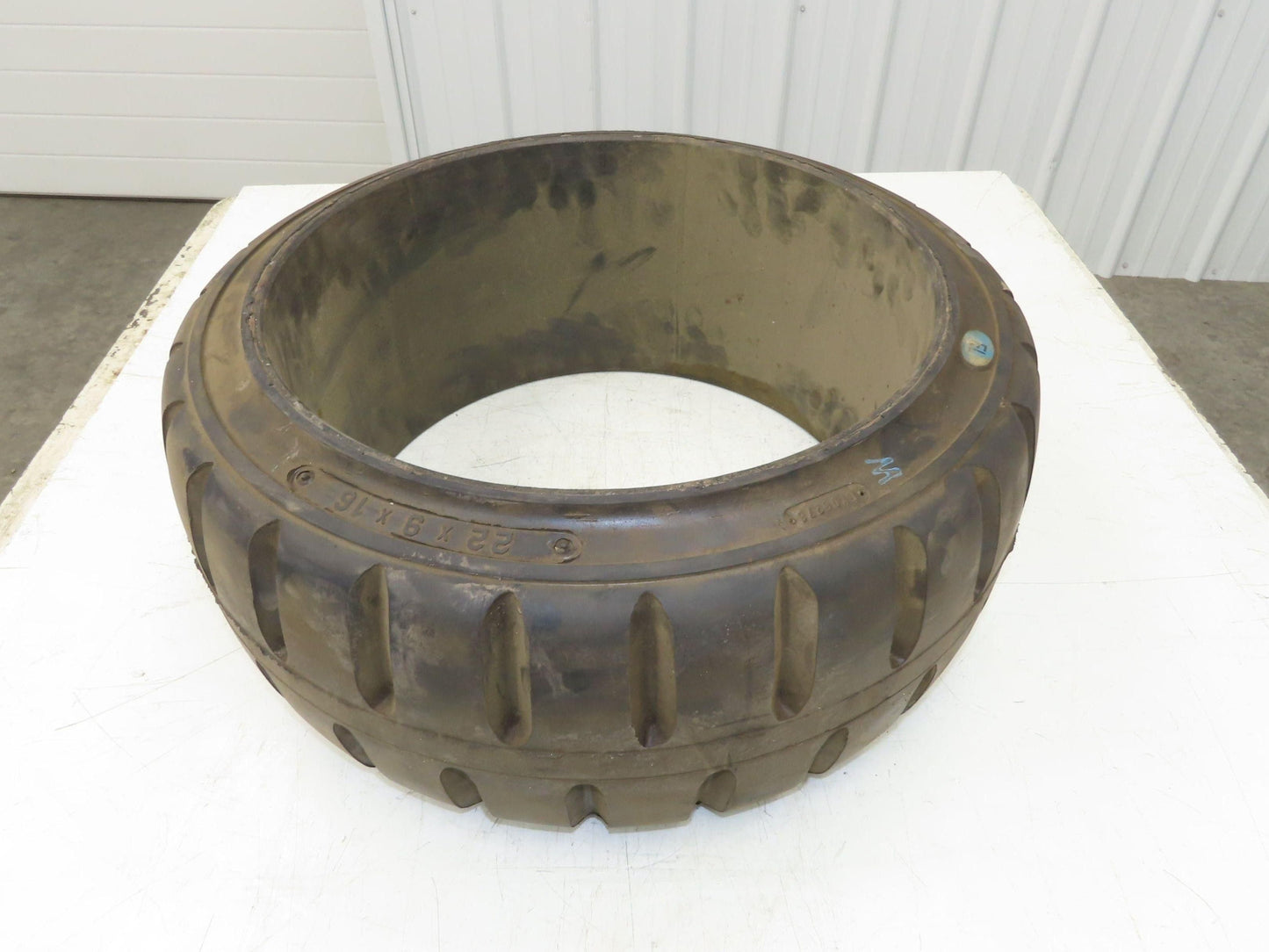 ITL 22x9x16 Press-On Forklift Tire Solid Cushion Traction Tread Black