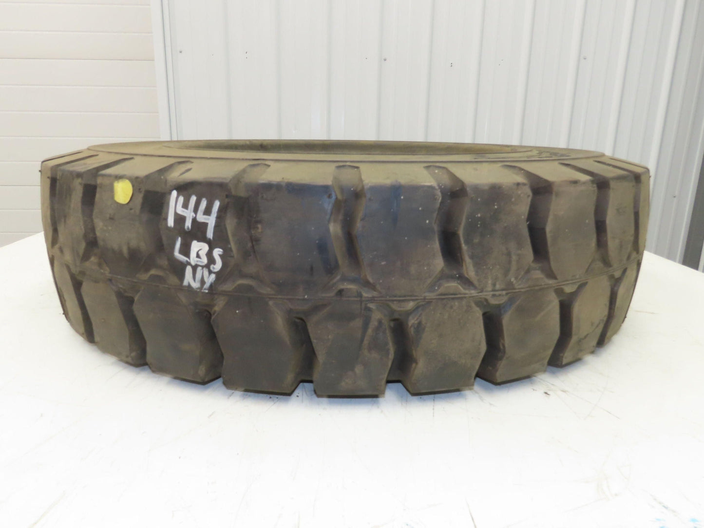 Mitco Duro-Soft SRB 29x7.5-15 Forklift Tire Resilient Solid Traction Black