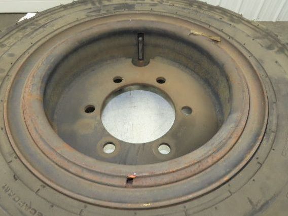 Deestone 28x8.15-15 Pneumatic Air Forklift Traction Tire 6-Lug Rim Guard Black