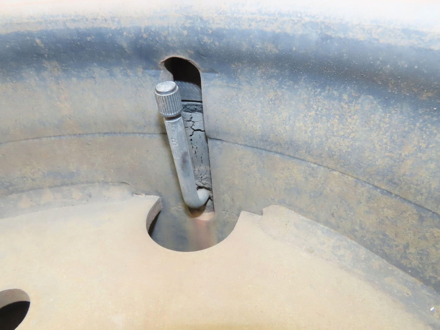 Deestone 28x8.15-15 Pneumatic Air Forklift Traction Tire 6-Lug Rim Guard Black