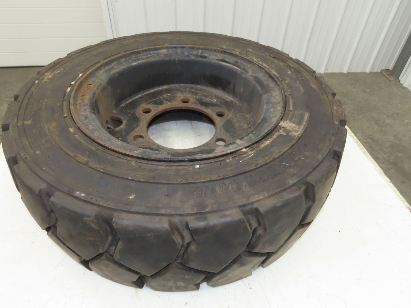 Deestone 28x8.15-15 Pneumatic Air Forklift Traction Tire 6-Lug Rim Guard Black