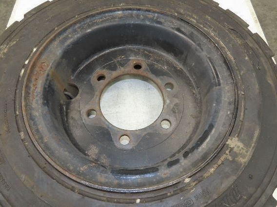 Deestone 28x8.15-15 Pneumatic Air Forklift Traction Tire 6-Lug Rim Guard Black