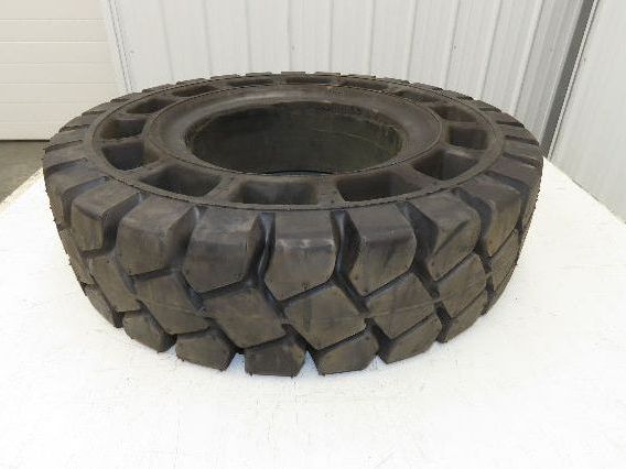 Rhino 7.00-12/5.00 Forklift Tire Resilient Solid Traction Black 25x7x12