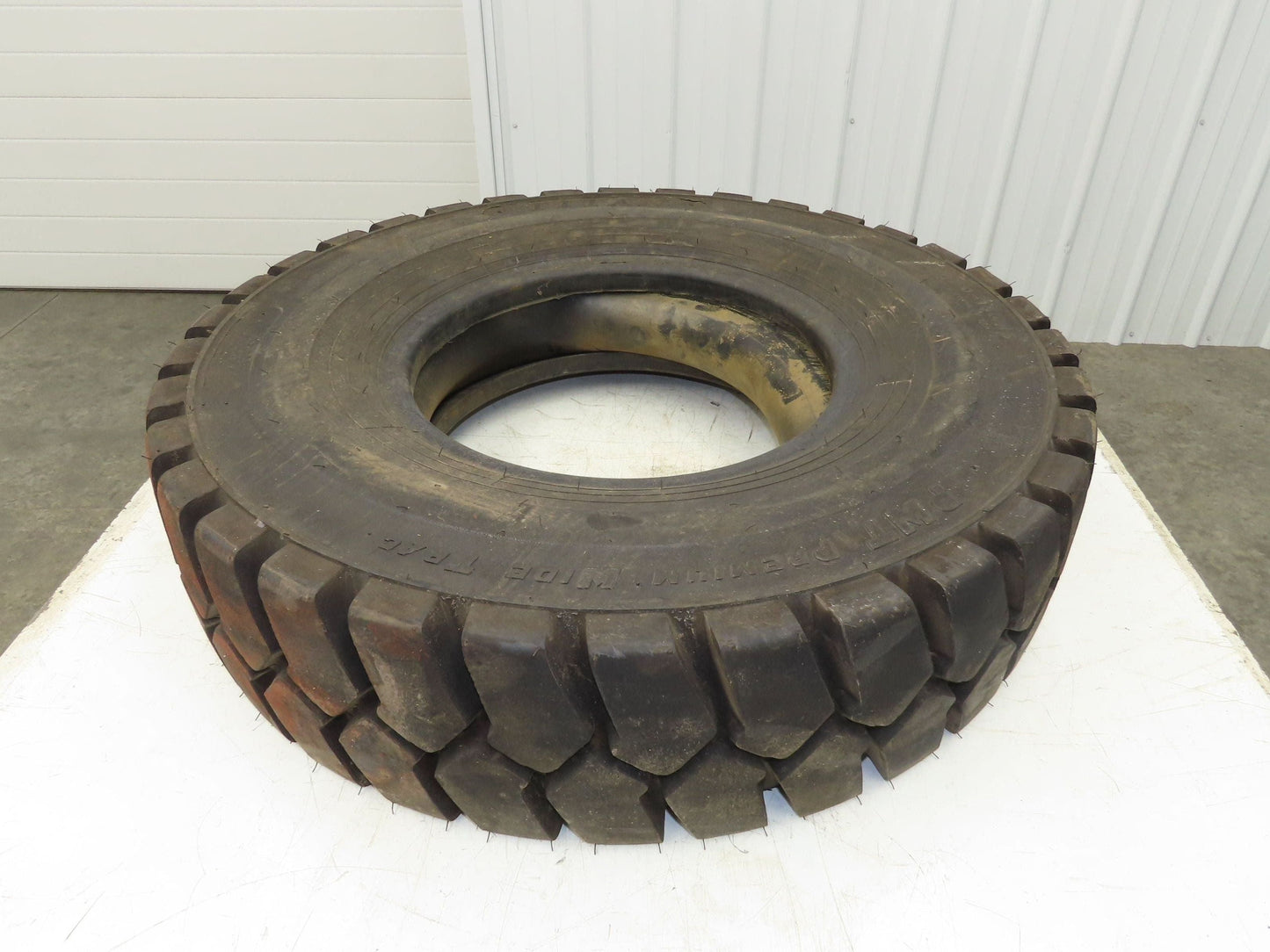 Titan 32x7.50-15 NHS Pneumatic Air Forklift Traction Tire Black w/Tube & Flap