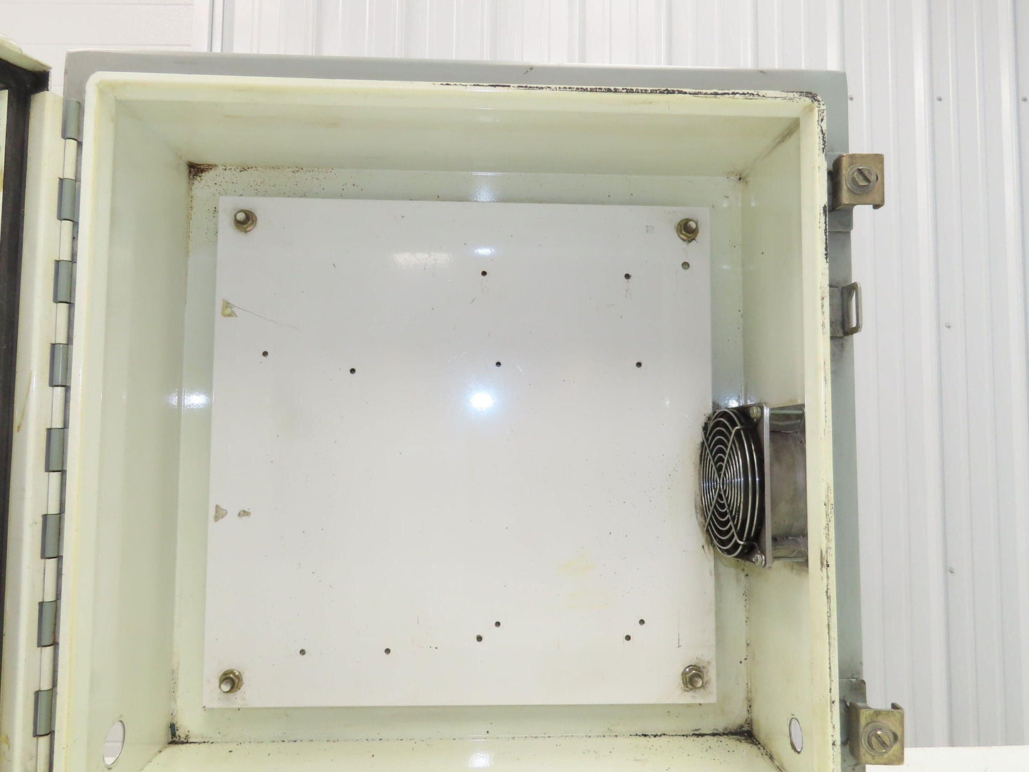 Hoffman A-202008LP Electrical Enclosure Control Panel Backplate Fan 20x20x8