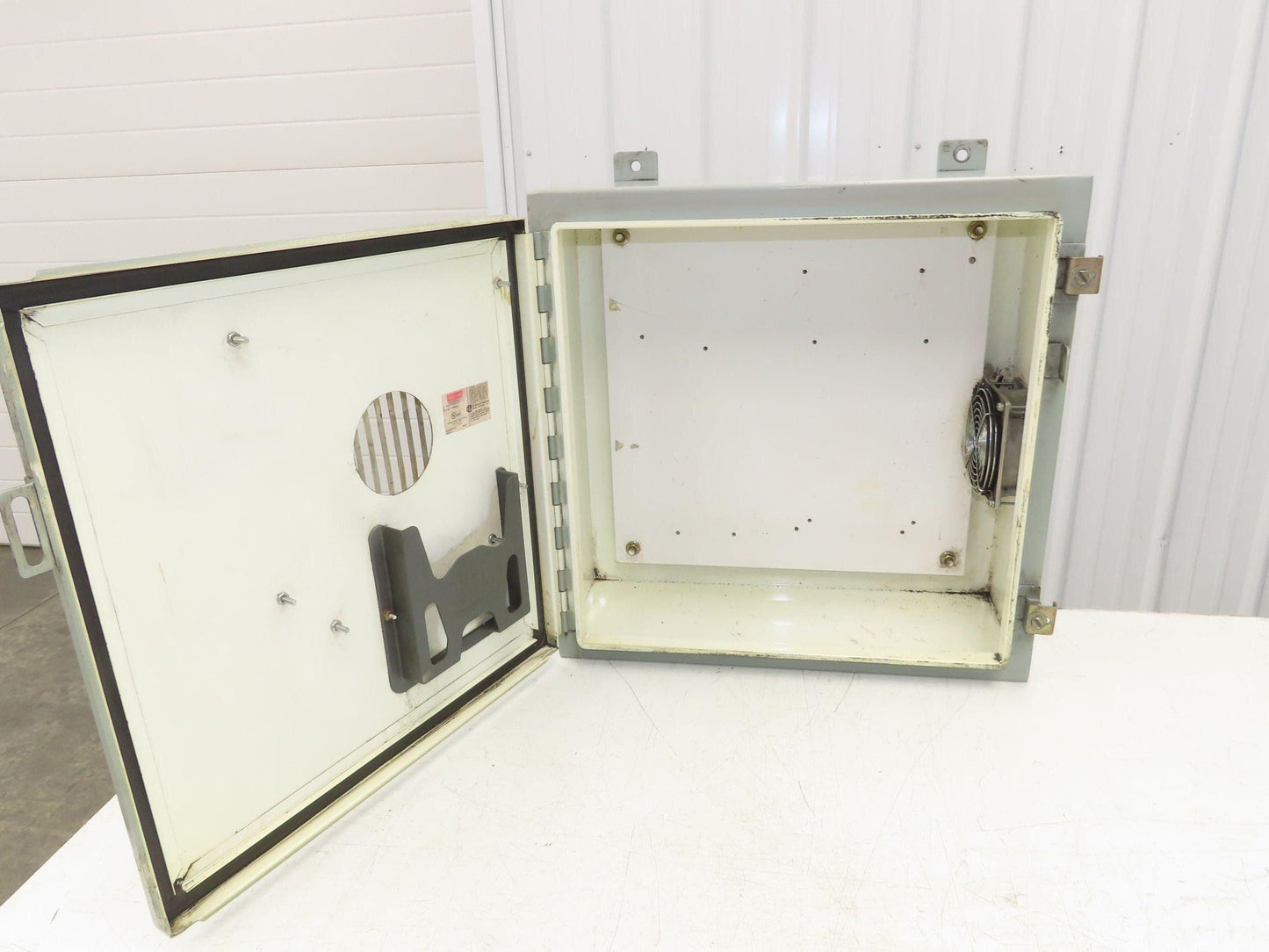 Hoffman A-202008LP Electrical Enclosure Control Panel Backplate Fan 20x20x8