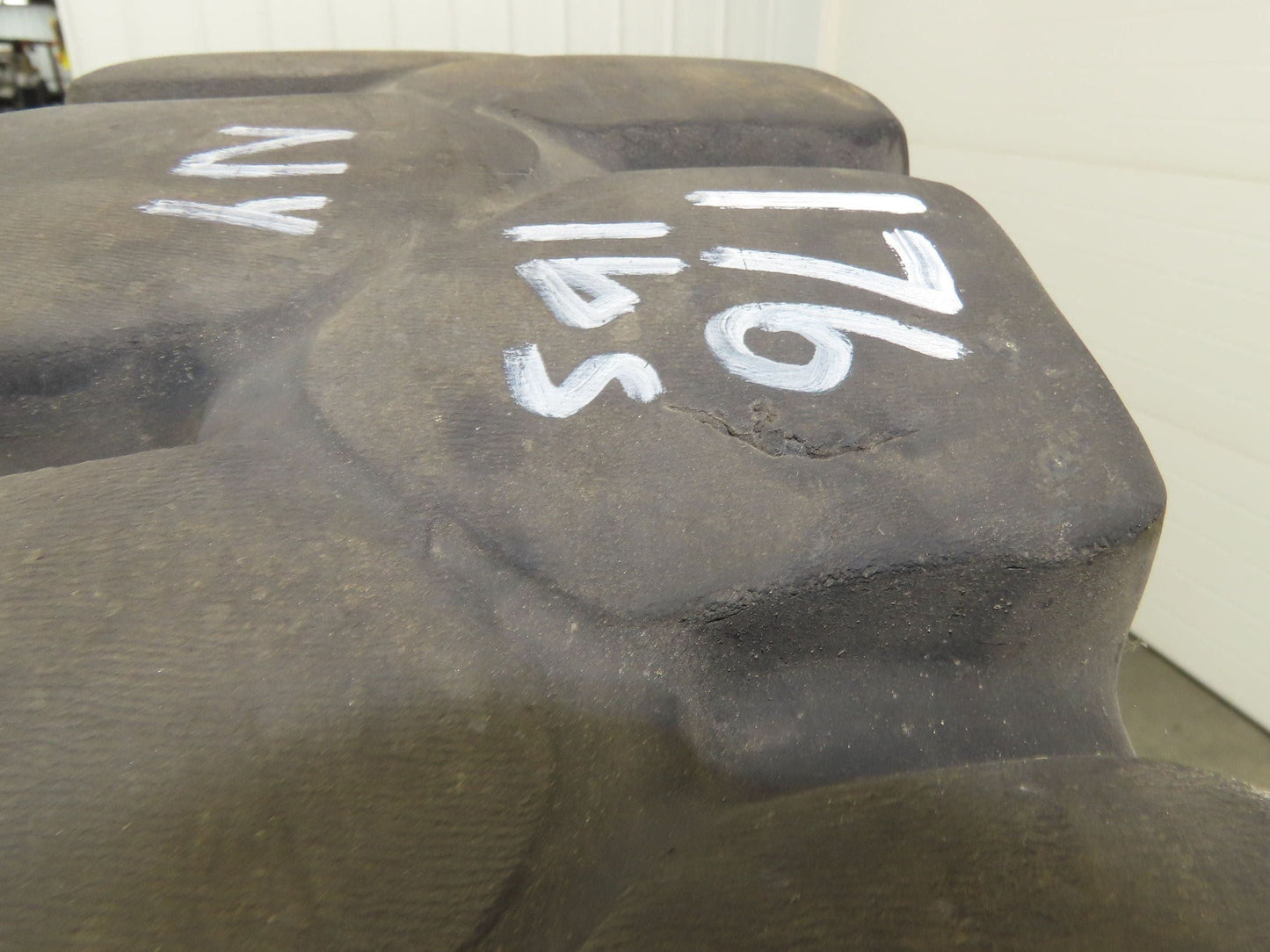 Bergougnan 28x7.00-15 Dual Forklift Tire Solid Traction Black 6-Lug Rim